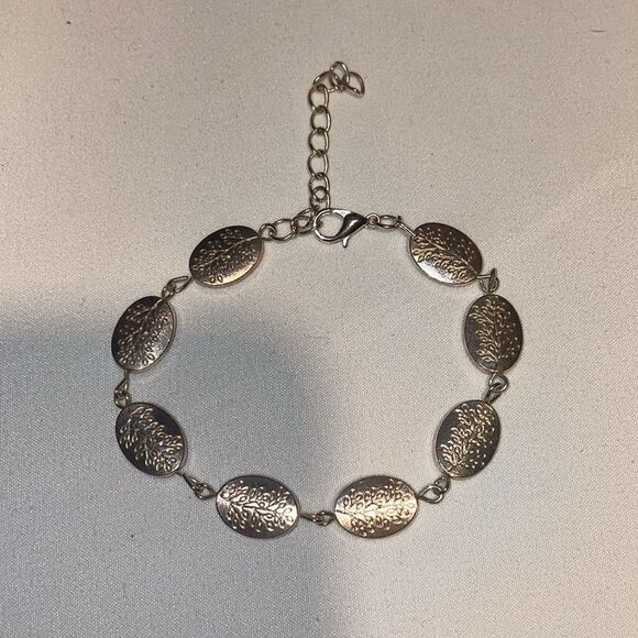Bracelet with oval pendants - Picture 2 of 5